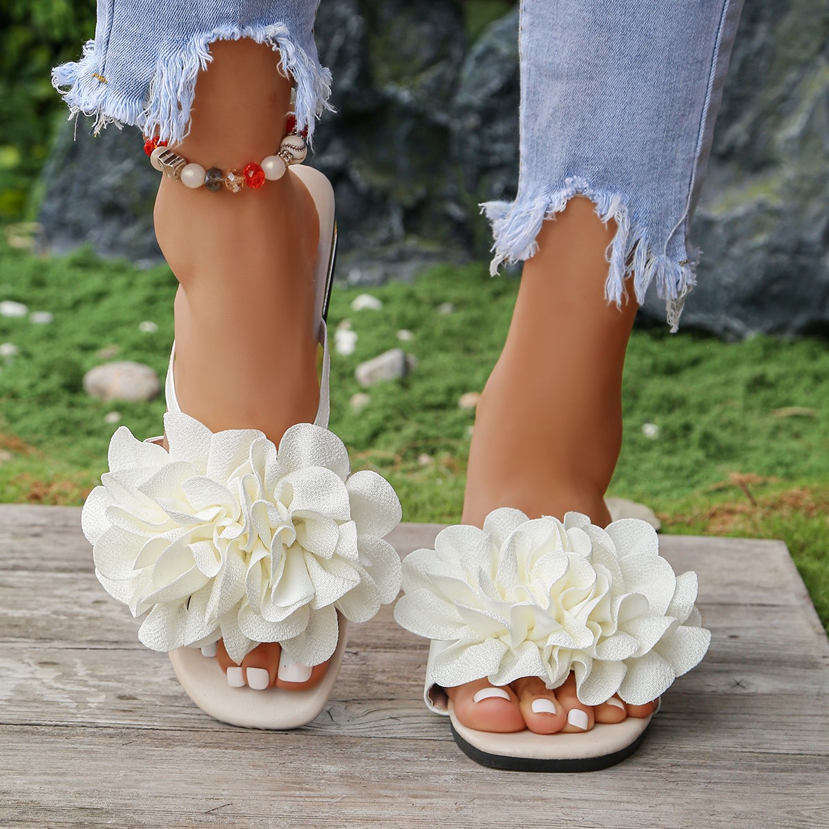 Шлепанцы с декором в виде крас – обзор и цена Summer Clothing Korea