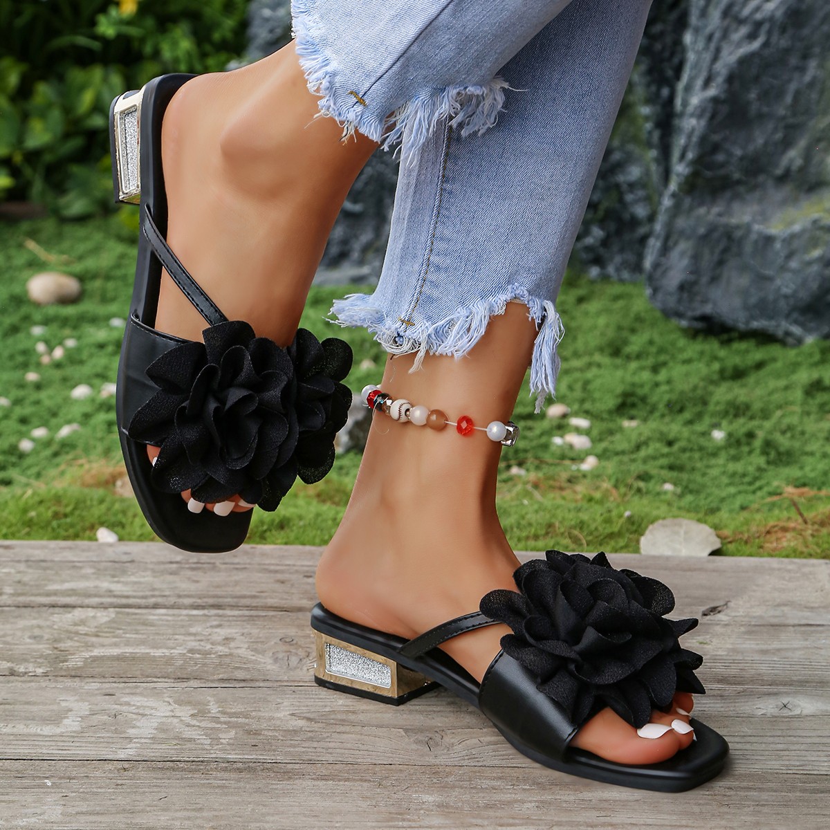 Шлепанцы с декором в виде крас – обзор и цена Summer Clothing Korea